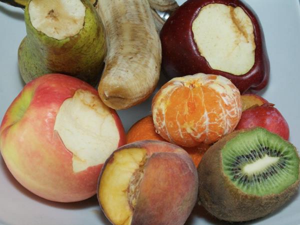 4 stvari, ki jih lahko naredite z gnilim sadjem